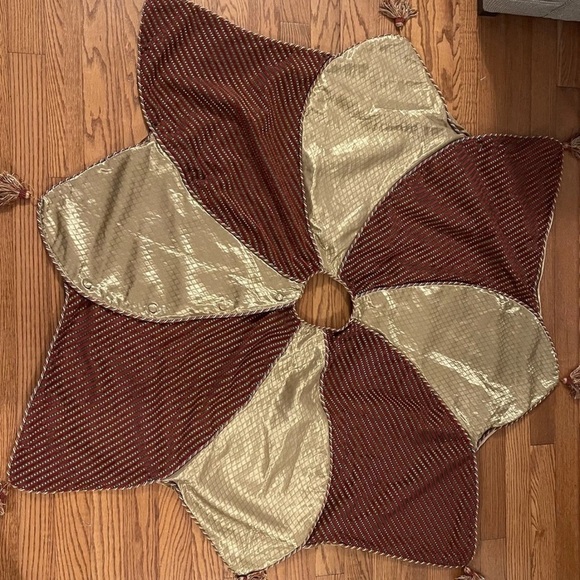 Seasons of Serendipity Christmas Tree Skirt Deep Red & Gold Tassels 56” - Picture 1 of 6